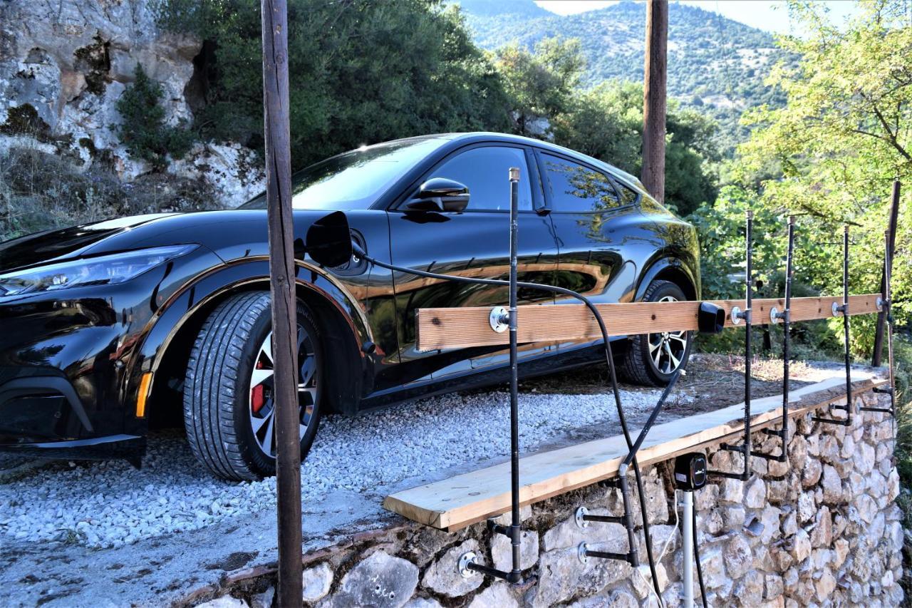 LílaiaΜικρή Πέτρινη Μεζονέτα 2别墅 外观 照片