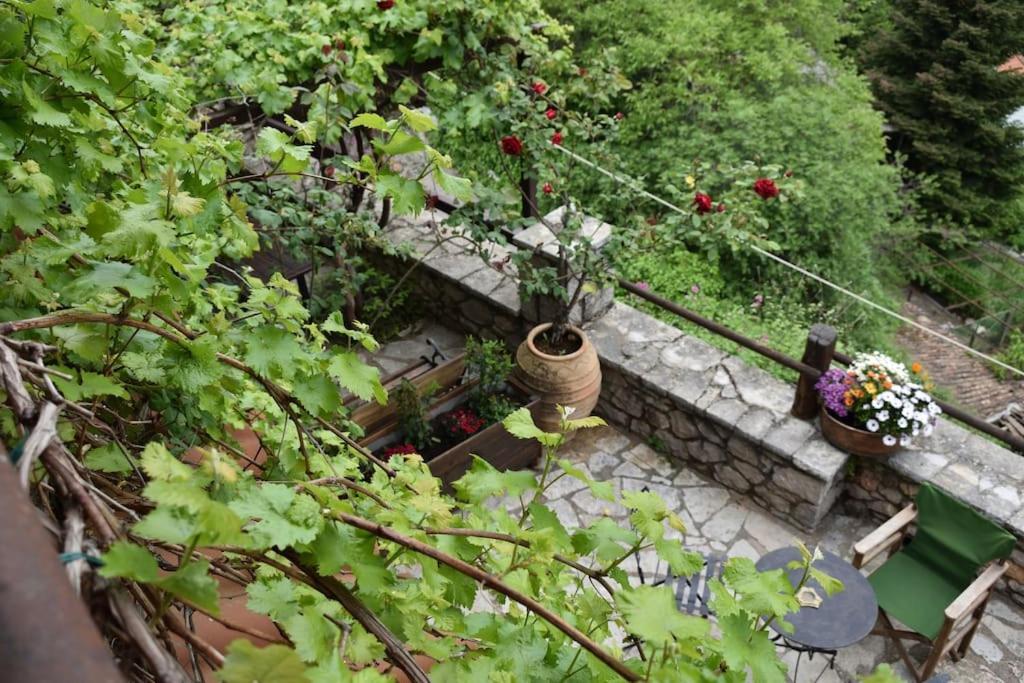 LílaiaΜικρή Πέτρινη Μεζονέτα 2别墅 外观 照片